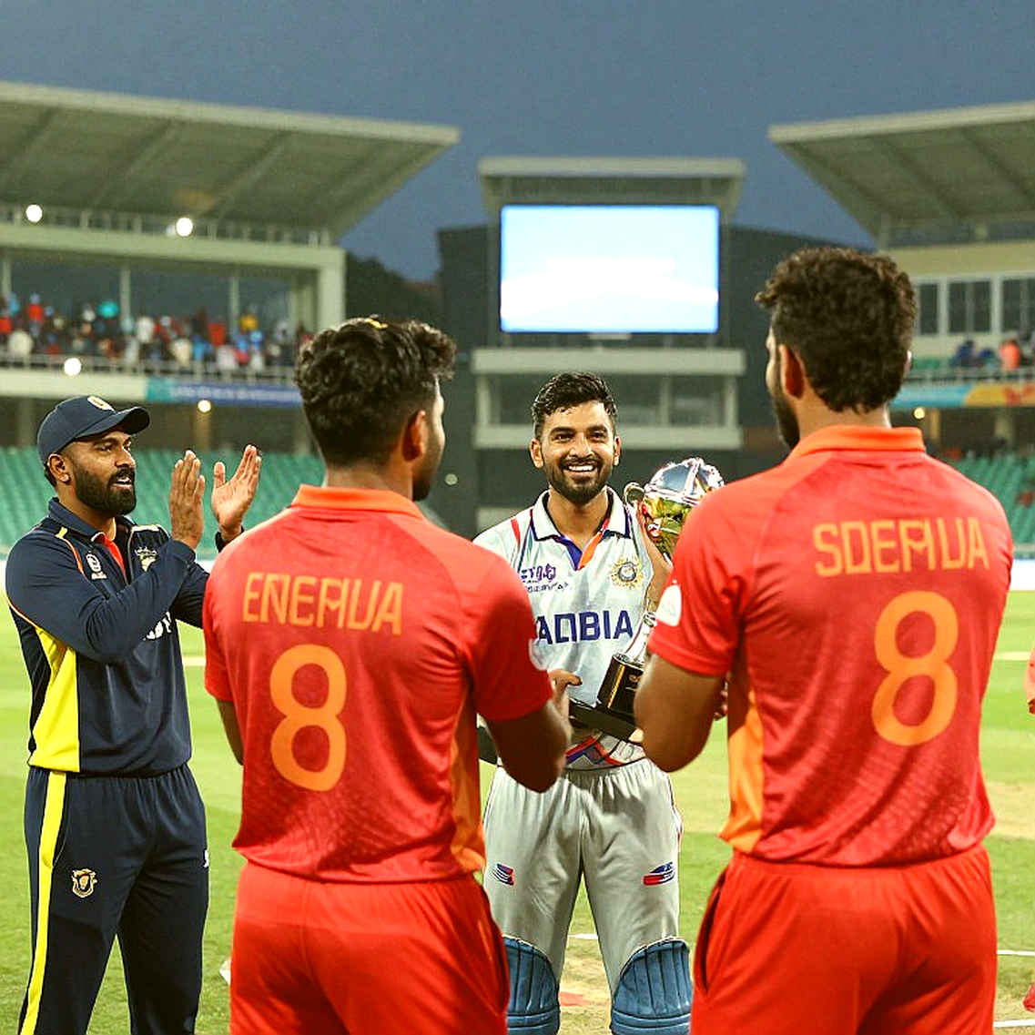 দুই রান, লিটনের শতক, নির্বাচনের নীরবতা: এশিয়া কাপের আয়নায় বাংলাদেশের ক্রিকেট-স্মৃতি দুই রান, লিটনের শতক, নির্বাচনের নীরবতা: এশিয়া কাপের আয়নায় বাংলাদেশের ক্রিকেট-স্মৃতি