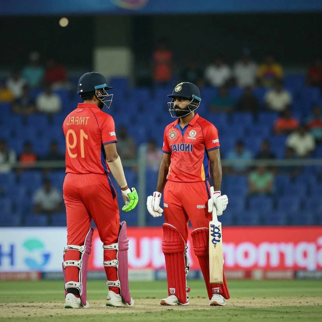 ২-২ সমতার পঞ্চম টি-টোয়াই: চিন্নাস্বামীতে ভারতের পেস-খাতা আর শাই হোপের যাচাই-বাকি দুই সেঞ্চুরি ২-২ সমতার পঞ্চম টি-টোয়াই: চিন্নাস্বামীতে ভারতের পেস-খাতা আর শাই হোপের যাচাই-বাকি দুই সেঞ্চুরি