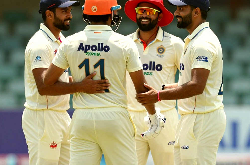 The Ashes' Quiet Kilometres: When the Scoreboard Forgets at the Gabba, the Body Still Remembers