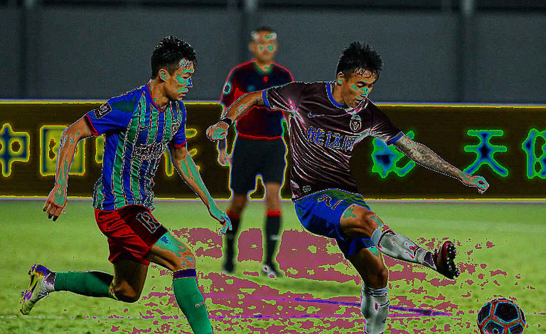 Cup Goals, League Questions: Rebeca Bernal's Three Goals and Manchester United's Uneven Picture