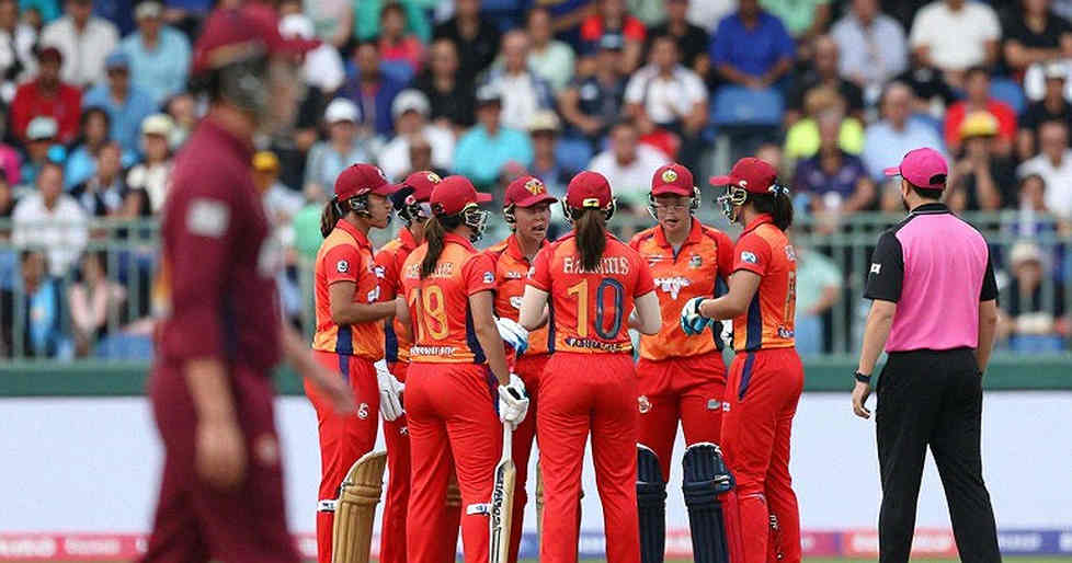 ক্রিকেটের নীরব আর্কাইভ: ব্লকচেইন কীভাবে খেলার রেকর্ড, চুক্তি আর ভক্তের বিশ্বাস পুনর্গঠন করছে