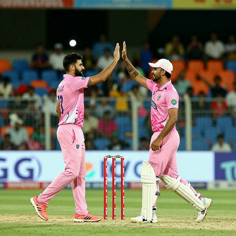 Blockchain's Wave in Asian Cricket: Fan Tokens, NFTs, and the New Fight for Data Integrity Blockchain's Wave in Asian Cricket: Fan Tokens, NFTs, and the New Fight for Data Integrity