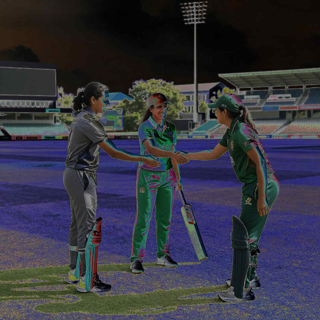 Cummins and Renshaw Hold Firm Before Durban Light Fails Cummins and Renshaw Hold Firm Before Durban Light Fails