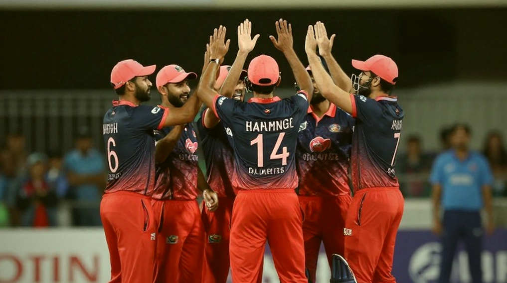 ৫৫ বল আর পরের ৪ বল: স্মিথের ঘাড়, গকেবেরহার আলো এবং অস্ট্রেলিয়ার ড্র-পথের হিসাব