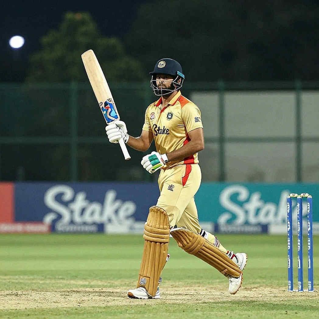 Gill's Unbeaten 223: Auditing One Innings and the Sample Problem Behind a Player-of-the-Month Award Gill's Unbeaten 223: Auditing One Innings and the Sample Problem Behind a Player-of-the-Month Award